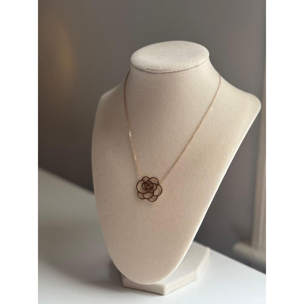 Gold Flower Necklace Rose Pendant Minimal Dainty Floral Elegant Jewelry - Picture 3 of 5